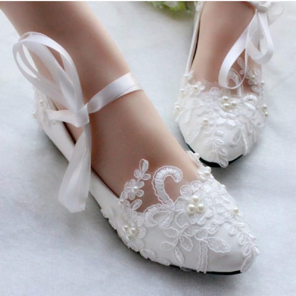 Elegant White Lace Women's Shoes